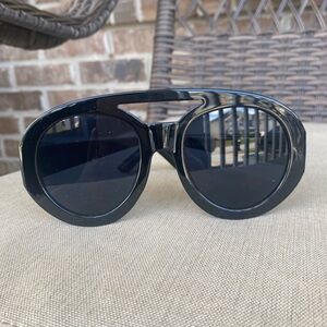 Wide frame sunglasses